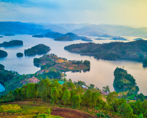 safari-in-afrika-Oeganda-Lake-Bunyonyi safari-in-afrika-Oeganda-Lake-Bunyonyi